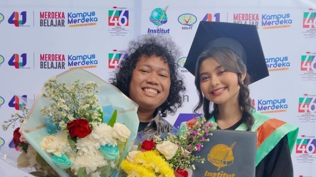 Sikap Marshel Widianto Rayakan Wisuda Istri di Tengah Demo RUU Pilkada Banjir Kritik: Gimana Mau Jadi Wakil Rakyat