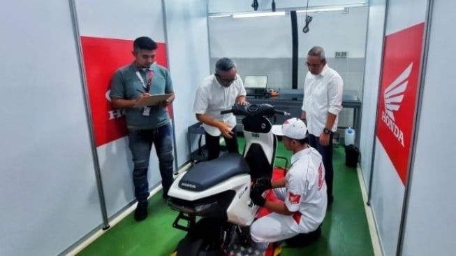 Honda Siapkan Teknisi Handal dengan Uji Materi Kendaraan Listrik