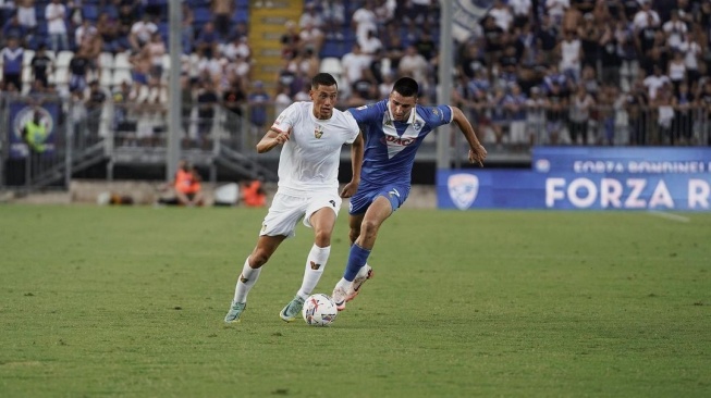 Pemain naturalisasi Timnas Indonesia, Jay Idzes bermain di Venezia (Instagram Jay Idzes)