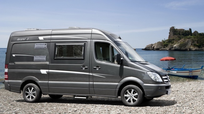 Ilustrasi Mercedes-Benz Sprinter. (Favcars)