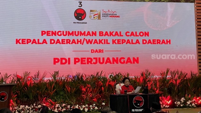 Megawati Soekarnoputeri saat mengumumkan rekomendasi PDIP kepada paslon maju Pilkada 2024. (Suara.com/Novian)