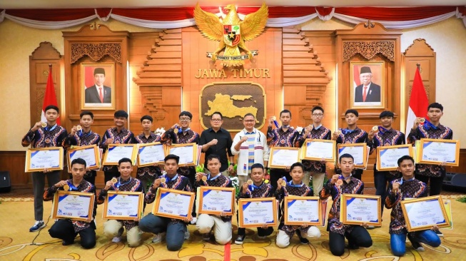 Raih 15 Emas, Jatim Sukses Pertahankan Juara Umum Pada LKS SMK Nasional XXXII Tahun 2024