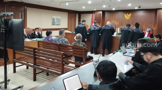 Suasana sidang kasus dugaan korupsi pada pengelolaan tata niaga komoditas timah di wilayah Izin Usaha Pertambangan (IUP) di PT Timah Tbk di Pengadilan Tipikor, Jakarta, Senin (26/8/2024). (Suara.com/Dea)