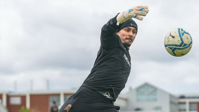 Marko Favian Ilich, kiper keturunan Malang-Kanada yang sempat tinggal di Yogyakarta dan kini berkarier di Liga Serbia. (Instagram Marko Favian Ilich)