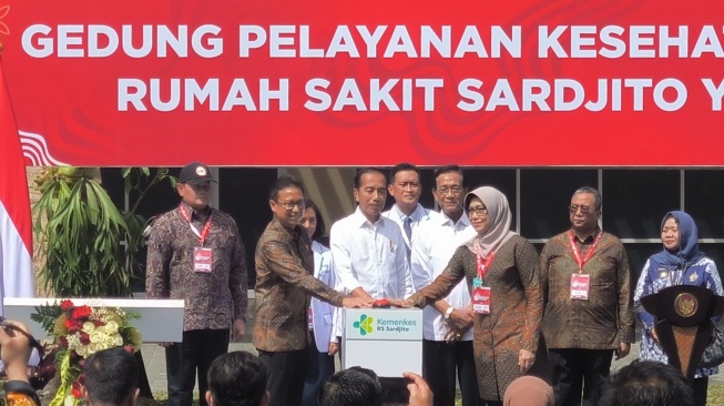 Jokowi Sebut Angka Kematian Ibu Rangking 9 di ASEAN, Pembangunan 12 RS Vertikal Modern Dikebut