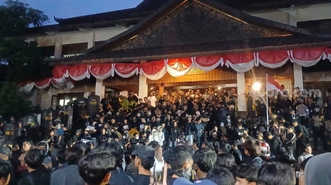 Solo Tunjukkan Cara Demo yang Benar: Polisi Beri Ruang Aksi, Mahasiswa Tepati Janji