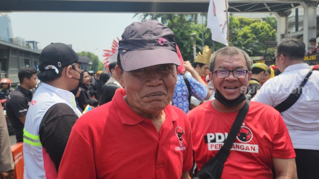 Simpatisan PDI Perjuangan mengaku senang atas duet Pramono Anung - Rano Karno di Pilkada Jakarta. (Suara.com/Fakhri)