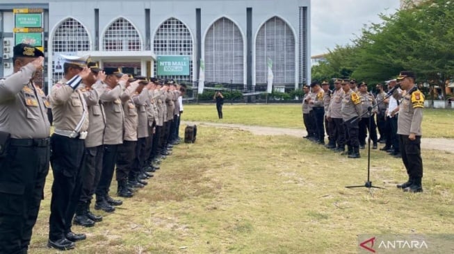 220 Personel di Mataram Dikerahkan Untuk Kawal Pendaftaran Pilkada di KPU