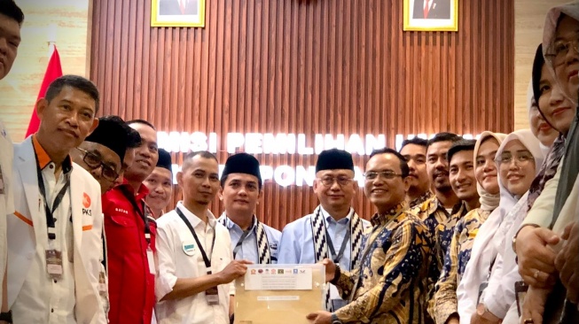 KPU Sebut Administrasi Bapaslon Wali Kota Pontianak Edi Rusdi Kamtono-Bahasan Perlu Perbaikan