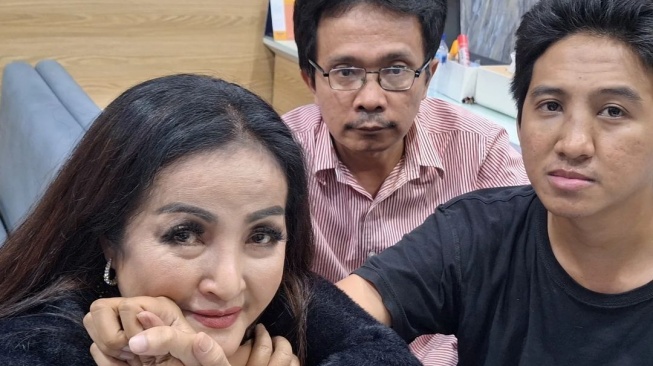 Potret Machica Mochtar bersama Muhammad Iqbal Ramadhan (Instagram/machicamochtar70)