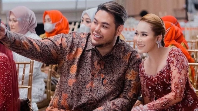 Potret Ivan Gunawan dan Ayu Ting Ting (Instagram)