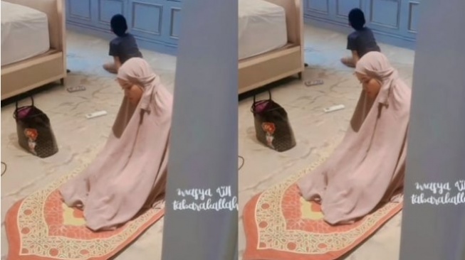 Potret Fujianti Utami Putri alias Fuji sedang khusyuk salat (TikTok/february.queen.0521)