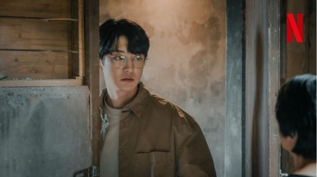 Tampil Singkat dengan Karakter Kuat di Serial The Frog, Ini yang Dilakukan Chanyeol EXO