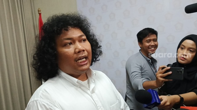 Marshel Widianto di DPC Gerindra, Tangerang Selatan pada Rabu (27/8/2024). [Suara.com/Rena Pangesti]