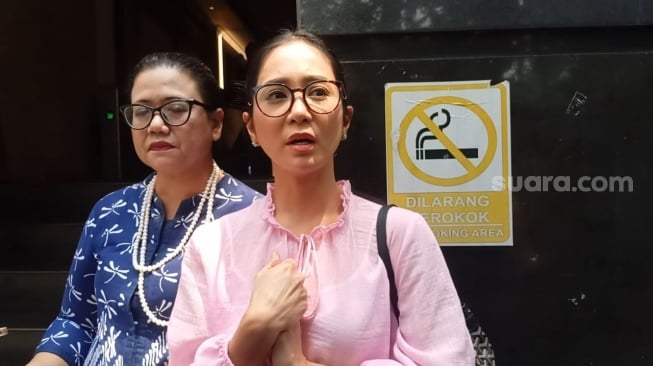 Diisukan Akan Damai dengan Pelaku Penipuan, Bunga Zainal Murka: Jangan Bikin Narasi Salah!