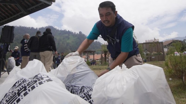 BRI dukung Kemenko PMK Gelar Aksi Bersih-bersih, Gunung Prau dan Dieng Kembali Bersinar!