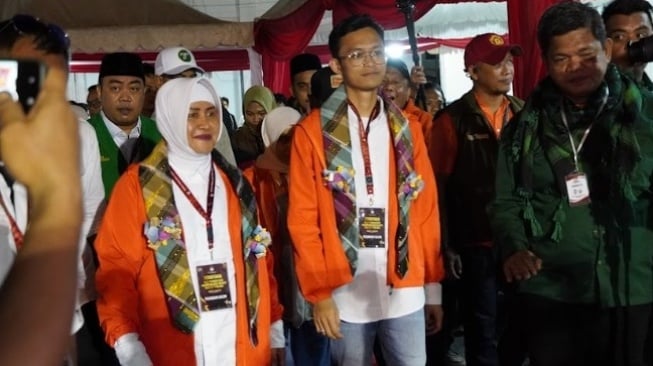 Calon Wali Kota dan Wakil Wali Kota Makassar Indira Yusuf Ismail - Ari Ilham Fauzi Amir Uskara [SuaraSulsel.id/KPU Makassar]