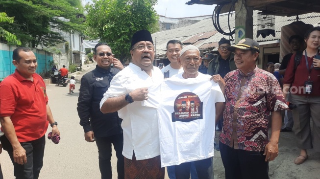 Mulai Blusukan di Perkampungan Lebak Bulus, Rano Karno: Kampung Ini Gak Aneh Buat Saya