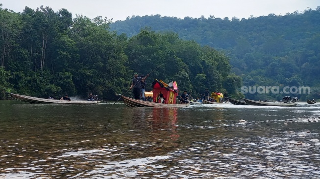 Mengawal Kearifan Lokal Menuju Ekowisata Berkelanjutan di Rimbang Baling