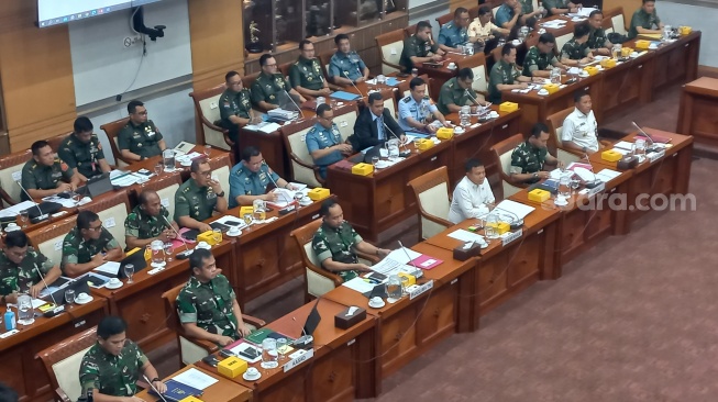 Rapat Bareng Kemenhan dan Panglima, Anggaran hingga Target TNI di Masa Transisi Jokowi - Prabowo Dibahas DPR Hari Ini