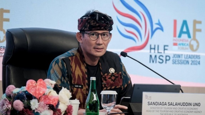 Menparekraf/Kabaparekraf, Sandiaga Salahuddin Uno dalam Press Conference HLF-MSP 2024 dan IAF ke-2, di Bali Nusa Dua Convention Center (BNDCC), Bali, Selasa (3/9/2024). (Dok: Kemenparekraf)