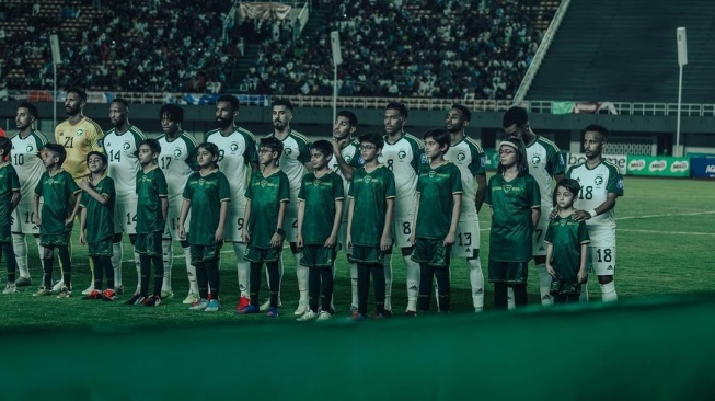 Timnas Arab Saudi akan menjadi lawan Timnas Indonesia dalam matchday pertama Grup C putaran ketiga Kualifikasi Piala Dunia 2026 zona Asia. [Dok. Instagram/@saudint]