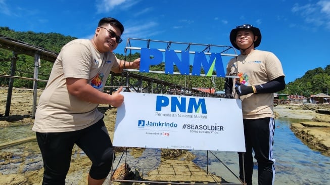 Peduli Lingkungan, PNM Peduli Tanam Ribuan Pohon Mangrove dan Terumbu Karang di Kalimantan