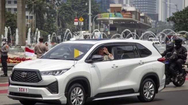 Lebih Mewah dan Canggih, Ini Perbedaan Innova Zenix dengan Innova Reborn