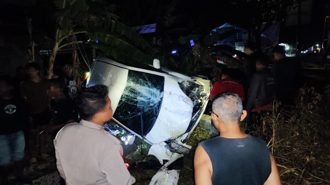 Bukan Terbang, Ini Penyebab Mobil Terbalik di Seberang Sungai Playen Gunungkidul