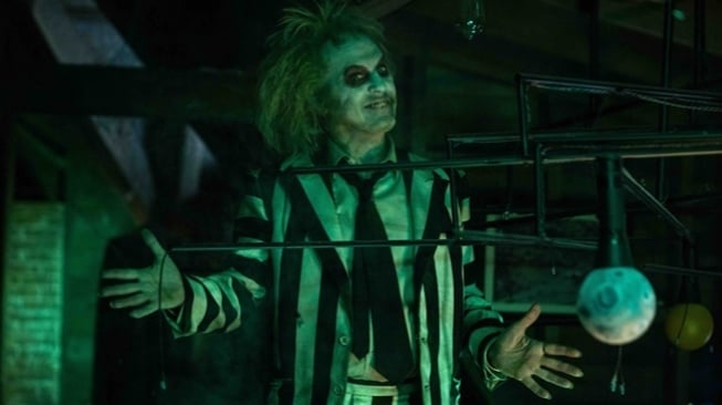 Sinopsis Beetlejuice Beetlejuice, Kembalinya Hantu Jenaka Karya Tim Burton