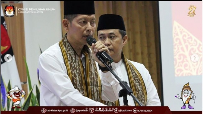 Pasangan calon (paslon) Herry Wibowo-Wahyu Adhi Dermawan saat mendaftarkan diri di KPU Klaten. [Instagram @kpuklaten]