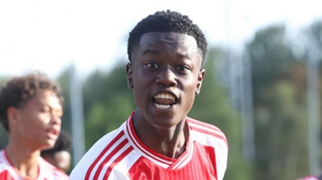 Namanya Jawa Banget, Siapa Kennynho Kasanwirjo? Bek Ajax U-17 Bisa Dibidik Indra Sjafri, Intip Statistiknya!