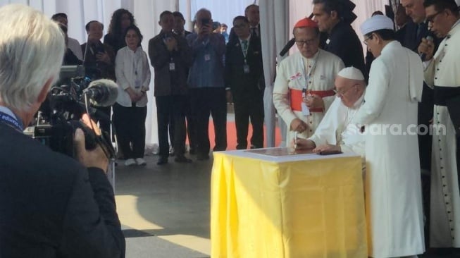 Kunjungi Terowongan Silaturahim Istiqlal-Katedral, Paus Fransiskus: Lorong Ini Diterangi Persahabatan