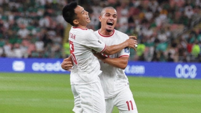 Cuplikan selebrasi Ragnar Oratmangoen dan Witan Sulaeman usai mencetak gol ke gawang Arab Saudi.(X/@TimnasIndonesia)