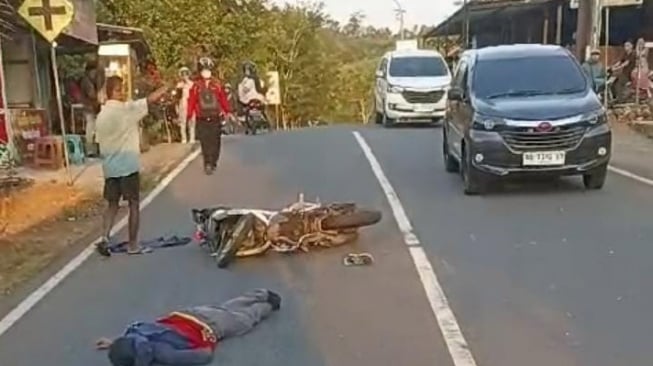 Hendak Mendahului, Pengendara Motor Asal Gunungkidul Tewas Tertabrak Mobil di Dlingo