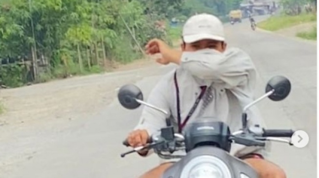 Sakit Jiwa! Viral Pemotor Matic Onani Sambil Nyetir di Siang Bolong, Wanita Ini Ngamuk Kena Cipratan...