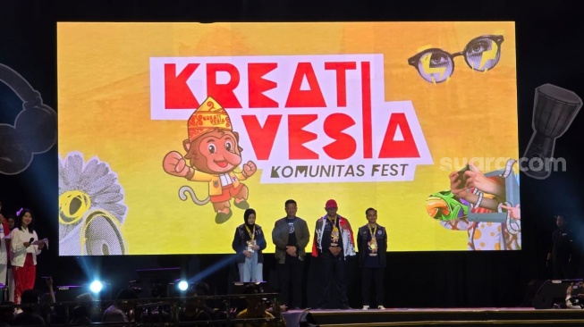 Pemuda Asal Samarinda Sabet Juara 2 di Banjarbaru dengan Karya Alat Musik Sape