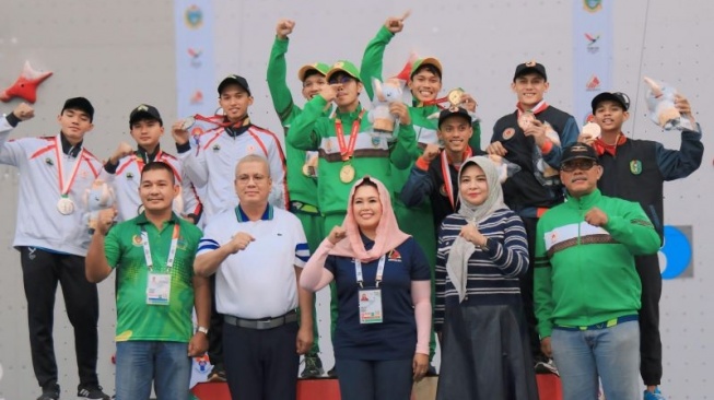 Atlet Angkat Besi Kalbar Raih Medali Perak dan Perunggu di PON XXI Aceh