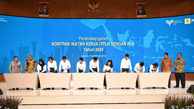 Lolos Seleksi, 135 Mahasiswa ITPLN Teken Kontrak Program Ikatan Kerja dengan PLN