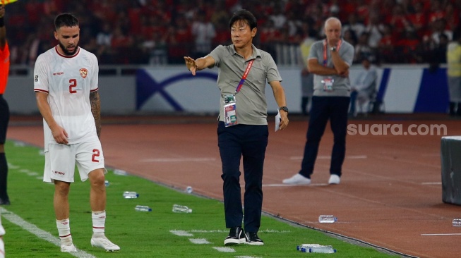 Shin Tae-yong Jujur Banget, Bongkar Alasan Timnas Indonesia Parkir Bus Lawan Australia