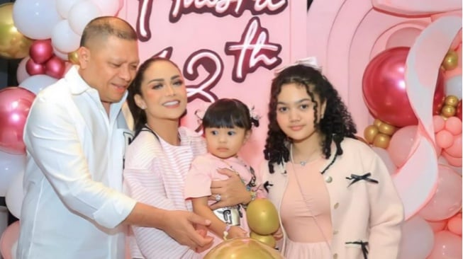 Pink Lucu Banget, Isi Souvenir Acara Ulang Tahun Amora Lemos Bikin Pengasuh Ameena Gemas