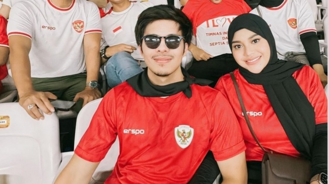 Aurel Hermansyah dan Atta Halilintar Menonton Laga Timnas (Instagram)