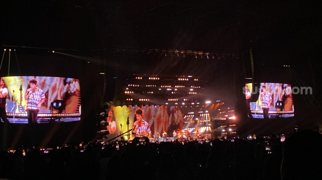 Bruno Mars saat menggelar konser hari pertama di Jakarta International Stadium (JIS), Jakarta Utara, Rabu (11/9/2024).