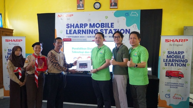 Sharp kembali meluncurkan kegiatan Sharp Mobile Learning Station (SMLS). [Sharp Indonesia]