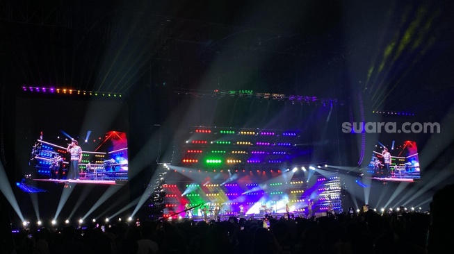 Bruno Mars saat menggelar konser hari pertama di Jakarta International Stadium (JIS), Jakarta Utara, Rabu (11/9/2024). [Suara.com/Tiara Rosana]