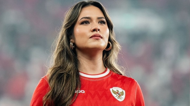 Merinding Nyanyi Tanah Airku di GBK Bareng Suporter, Ini Bukti Raisa Fans Timnas Indonesia Sejak Dulu: Bukan FOMO?