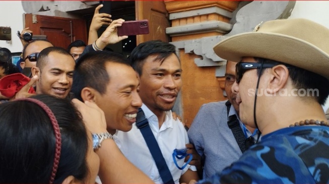 Nyoman Sukena Pulang, Penahanannya Dalam Kasus Landak Jawa Ditangguhkan Hakim