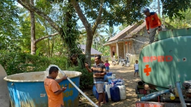 BPBD Kulon Progo Salurkan 36 Tangki Air Bersih Terdampak Kekeringan