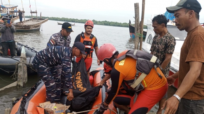 Nelayan di Belawan Ditemukan Tak Bernyawa Usai Jatuh ke Laut