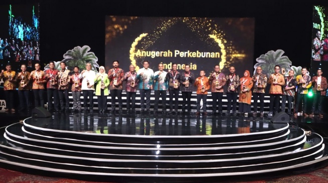 Bina Pekebun Swadaya, Wilmar Dapat Anugerah Perkebunan Indonesia dalam Kategori ISPO dari Kementan